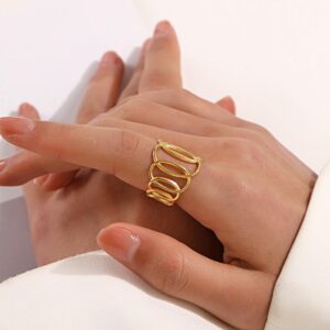 Interlooped Glow Gold Ring