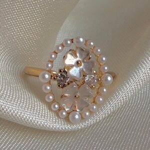 Circle of Fae Pearl Ring