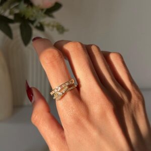 Laurel Twisted Knot Ring