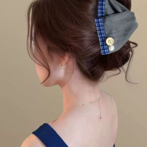 Korean-girl Plaid Triangular Claw Clip