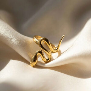 Venomous Snake Ring