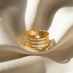 Majestic Golden Ring