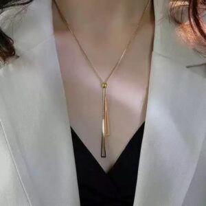 Iconic Lady Gold Necklace