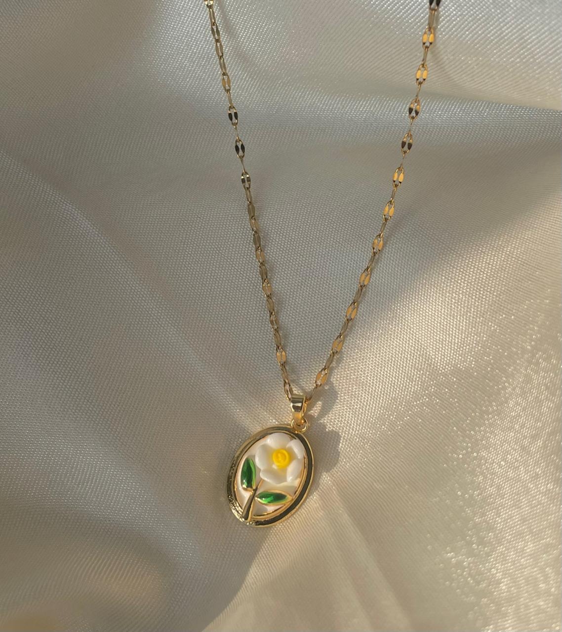 Poised Posy Necklace - Image 2