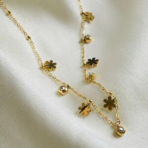 Minimal Floral Necklace