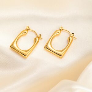 Serving Classy Core Earrings