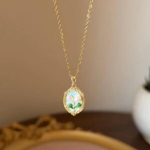 Tulip in the Garden!Vintage Necklace
