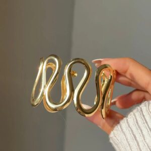 Swirl around Statement Handcuff