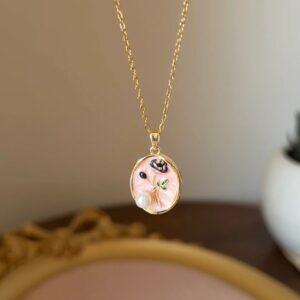 Lilac Bloomshade Vintage Necklace