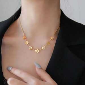 Daisy Necklace (stainless steel)