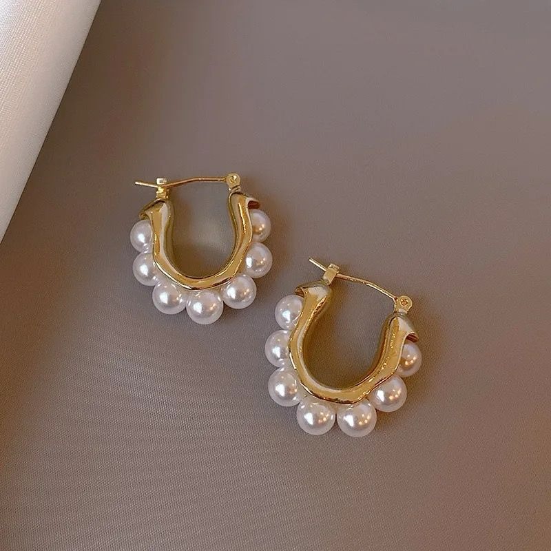 Amelia Pearl Hoop Earrings - Image 3