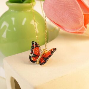 Flirty Flutter Necklace