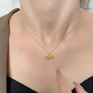 Clean Girl Era Bow Necklace