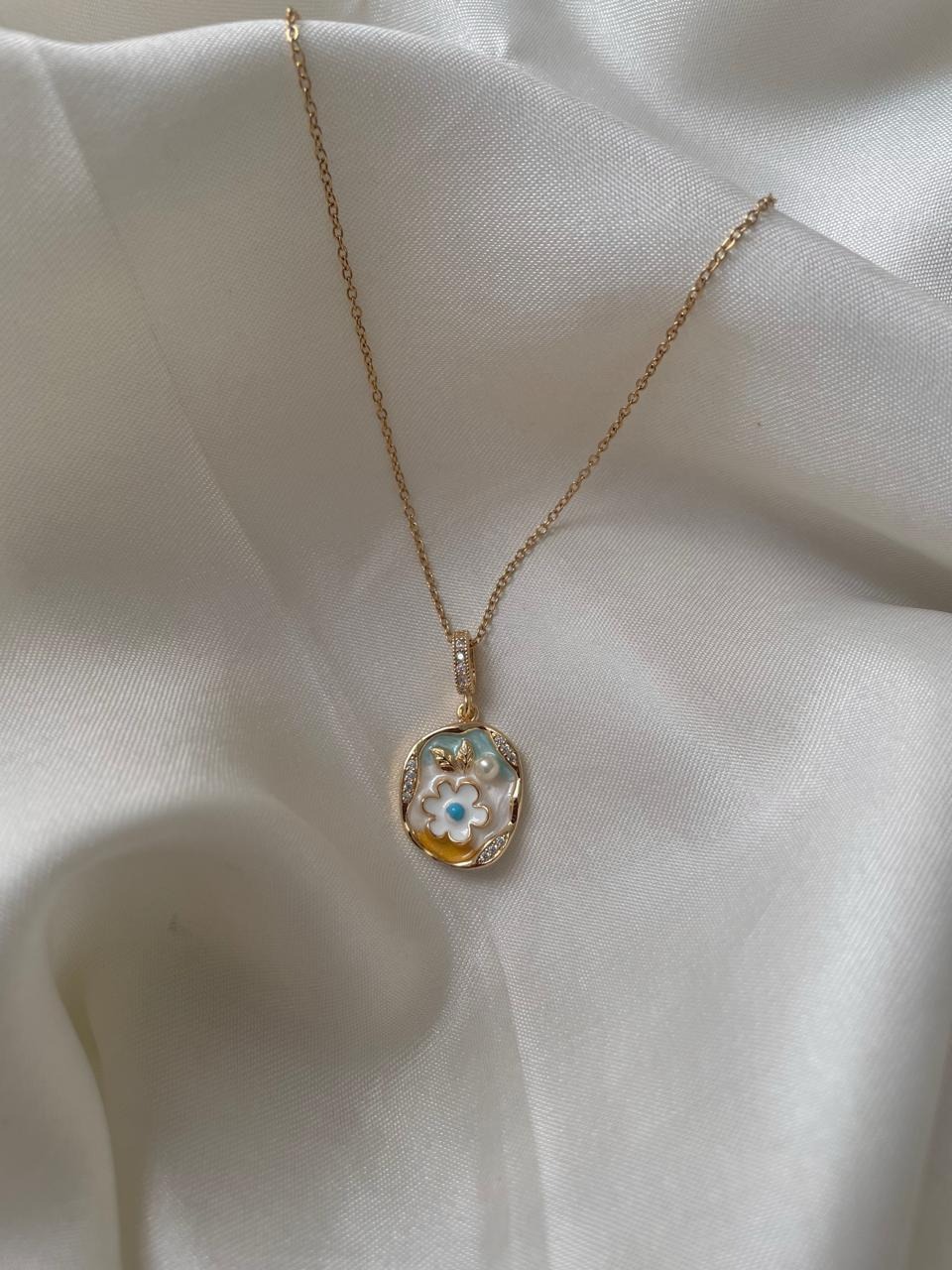 Vintage Floral Whisper Necklace - Image 2