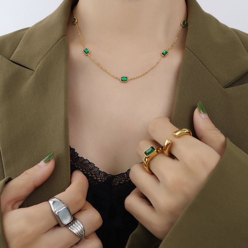 Royal Green Stone Necklace - Image 8