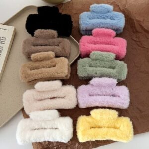 Fur Rectangular Claw Clutcher