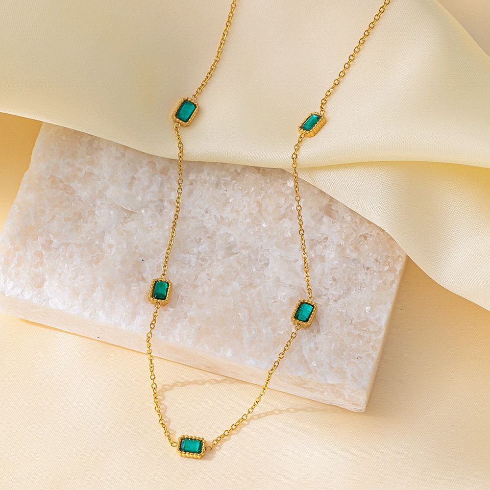 Royal Green Stone Necklace - Image 4
