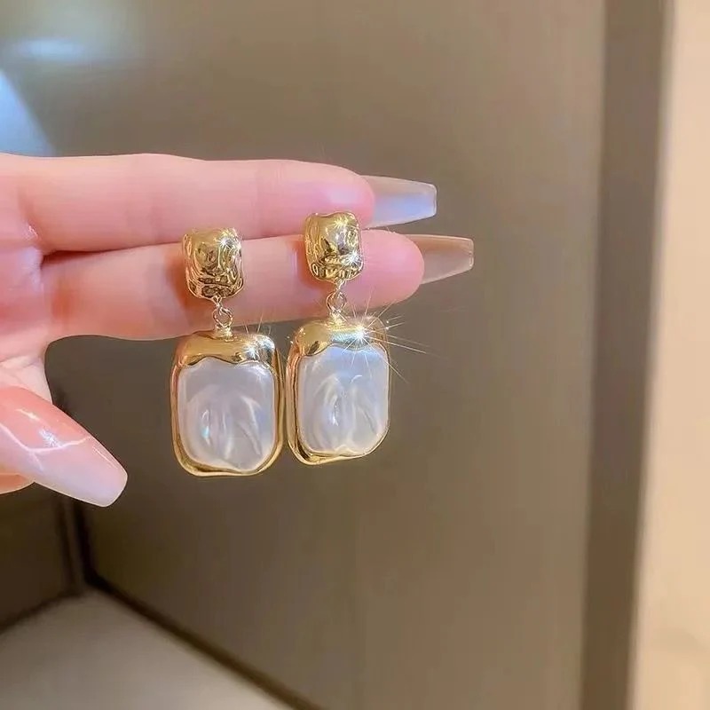 Old Money Aesthetic Earrings - Image 2