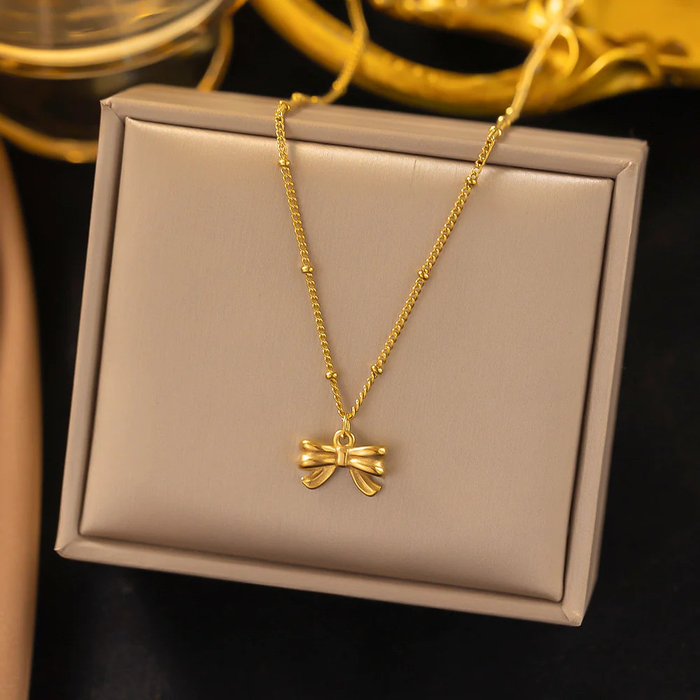 Clean Girl Era Bow Necklace - Image 3