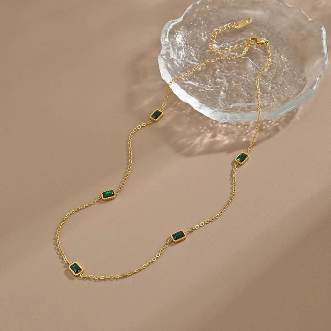 Royal Green Stone Necklace - Image 2