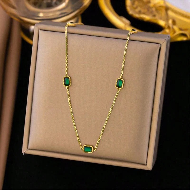 Royal Green Stone Necklace - Image 5